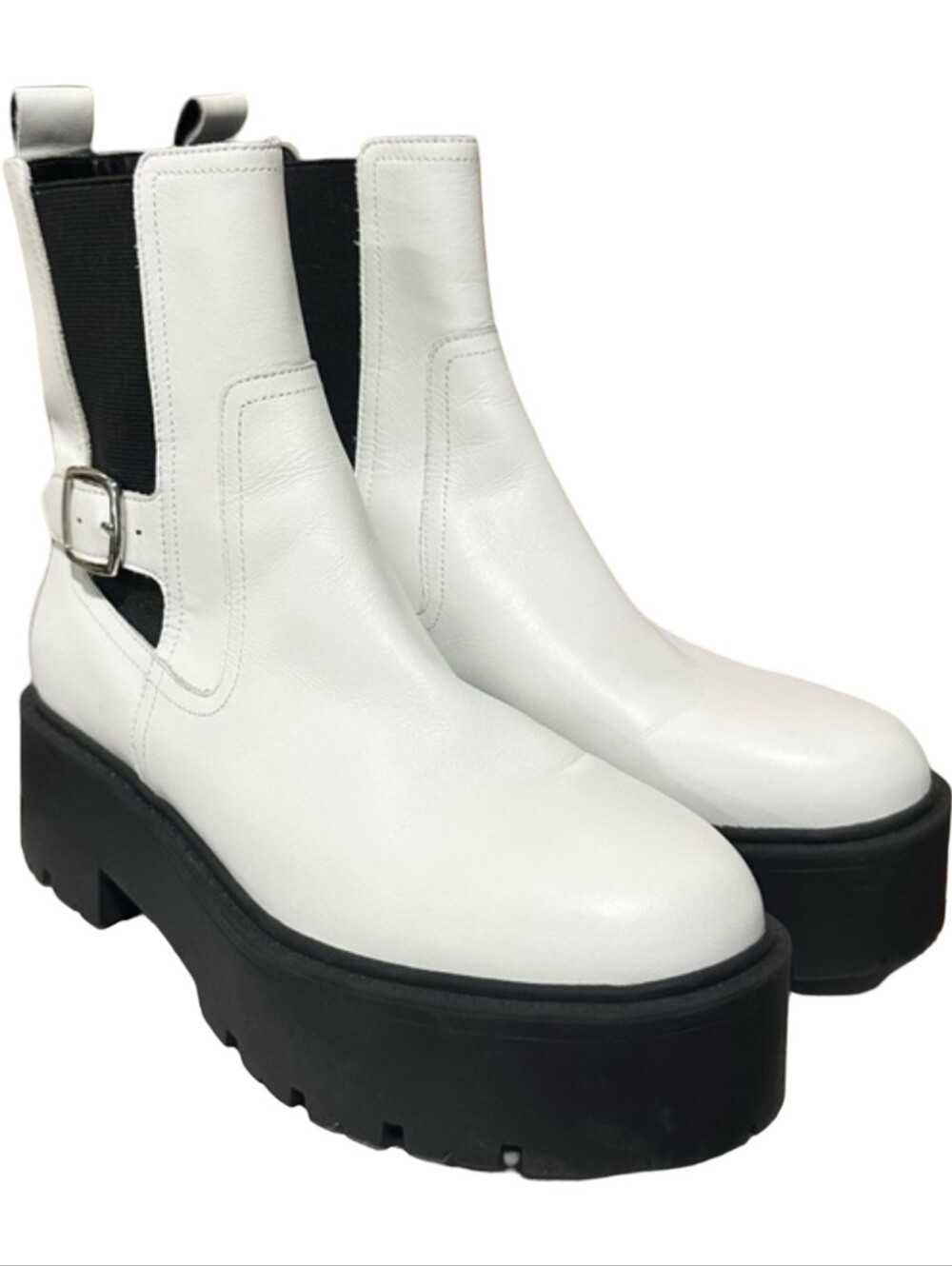 Marc Fisher LTD Women's Dacilla boots  prominent black lug sole Size 9